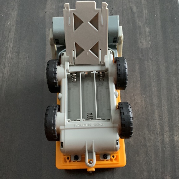 Rokenbok RC Front Loader/Dump Truck 04217 - Picture 14 of 15